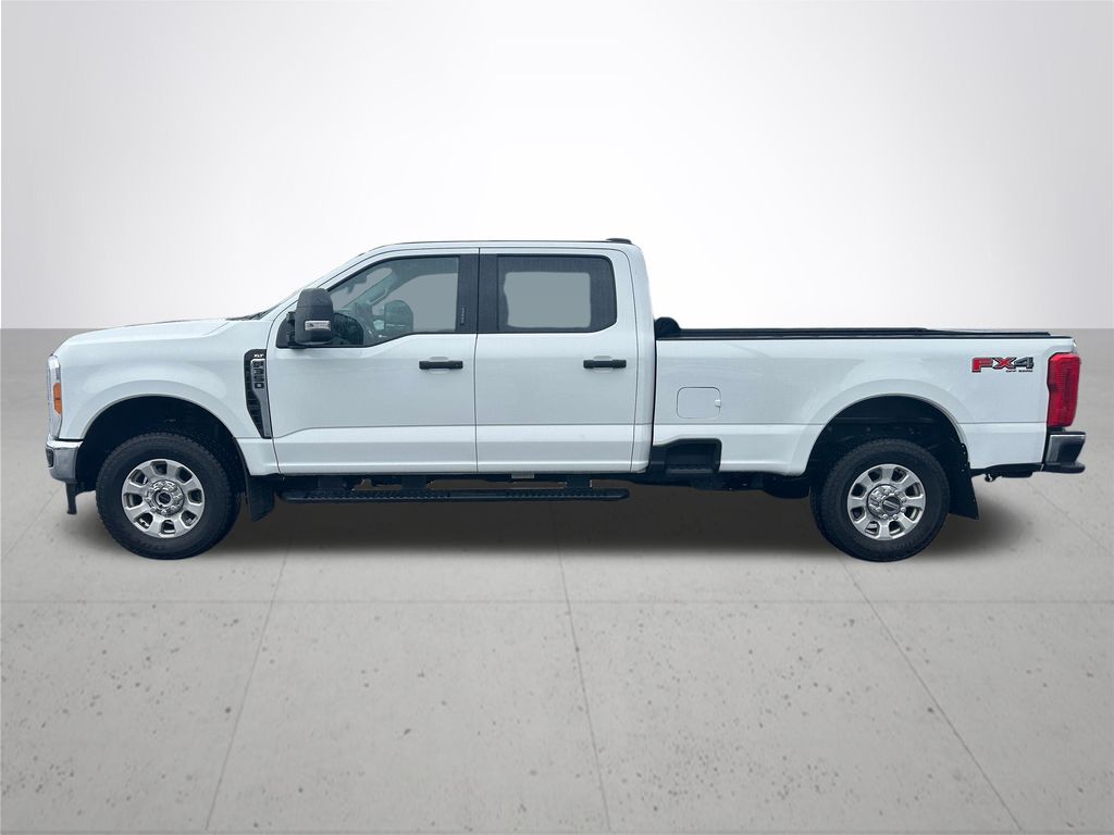 2023 Ford F-350 XLT photo 10