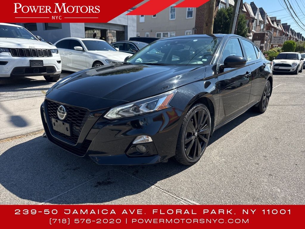 2022 Nissan Altima SR