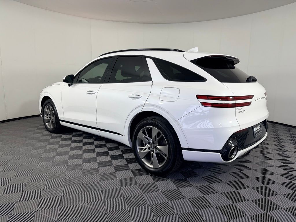 2022 Genesis GV70 Advanced 3.5T Sport Prestige photo 2