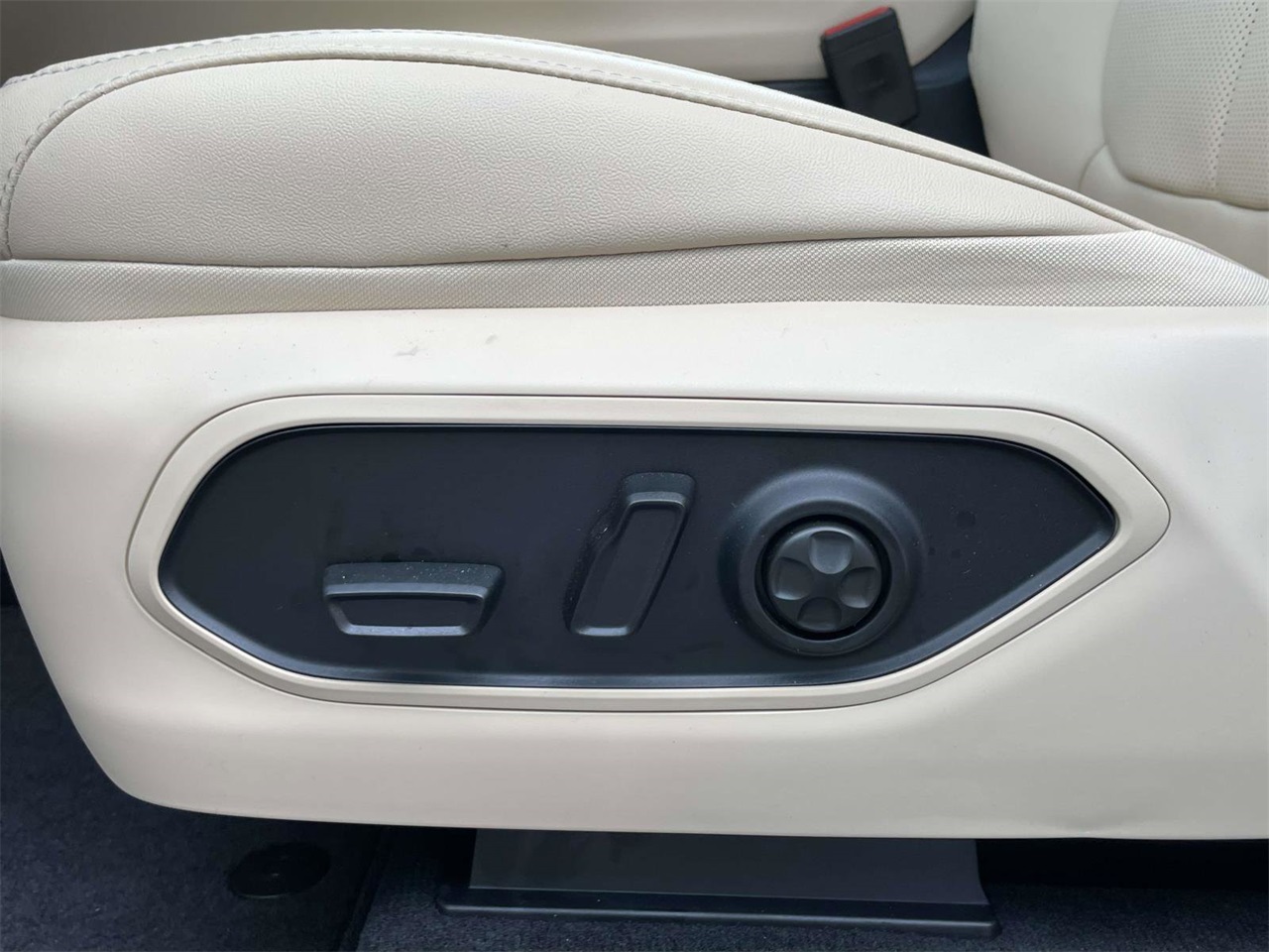 2025 Jeep Grand Cherokee Limited photo 14