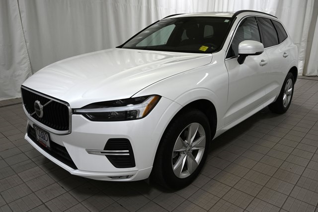 2022 Volvo XC60 B5 Momentum photo 16