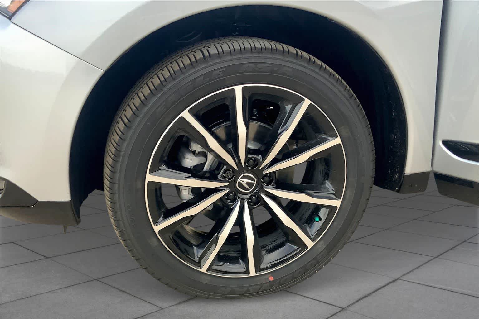 2025 Acura RDX A-Spec Advance photo 11