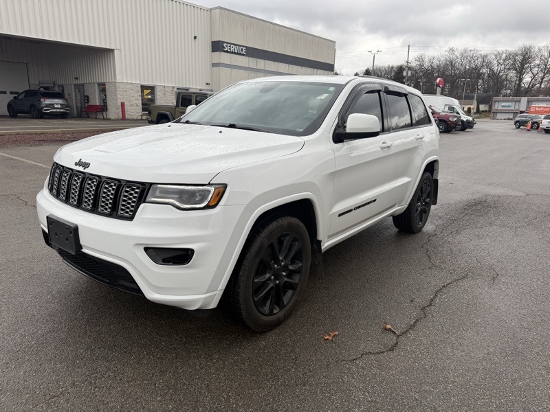 2022 Jeep Cherokee Laredo X photo 2
