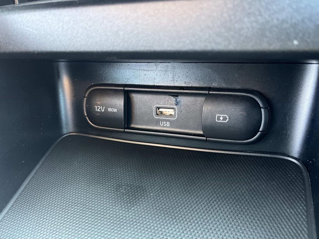 2022 Kia Forte GT-Line photo 21
