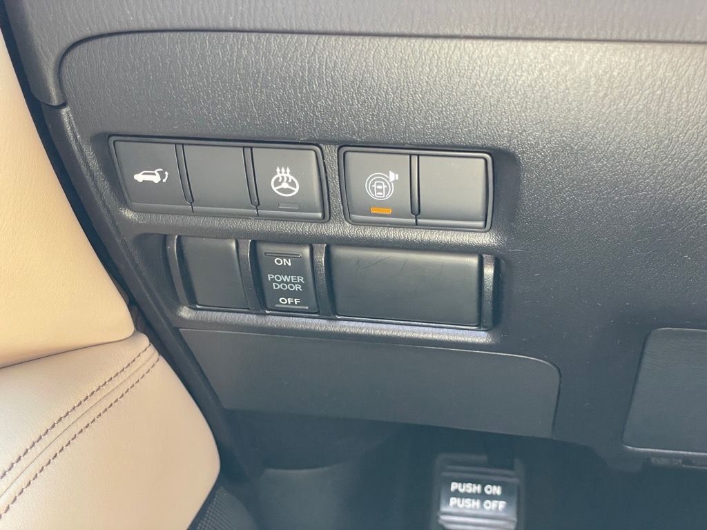 2023 Nissan Armada SL photo 17