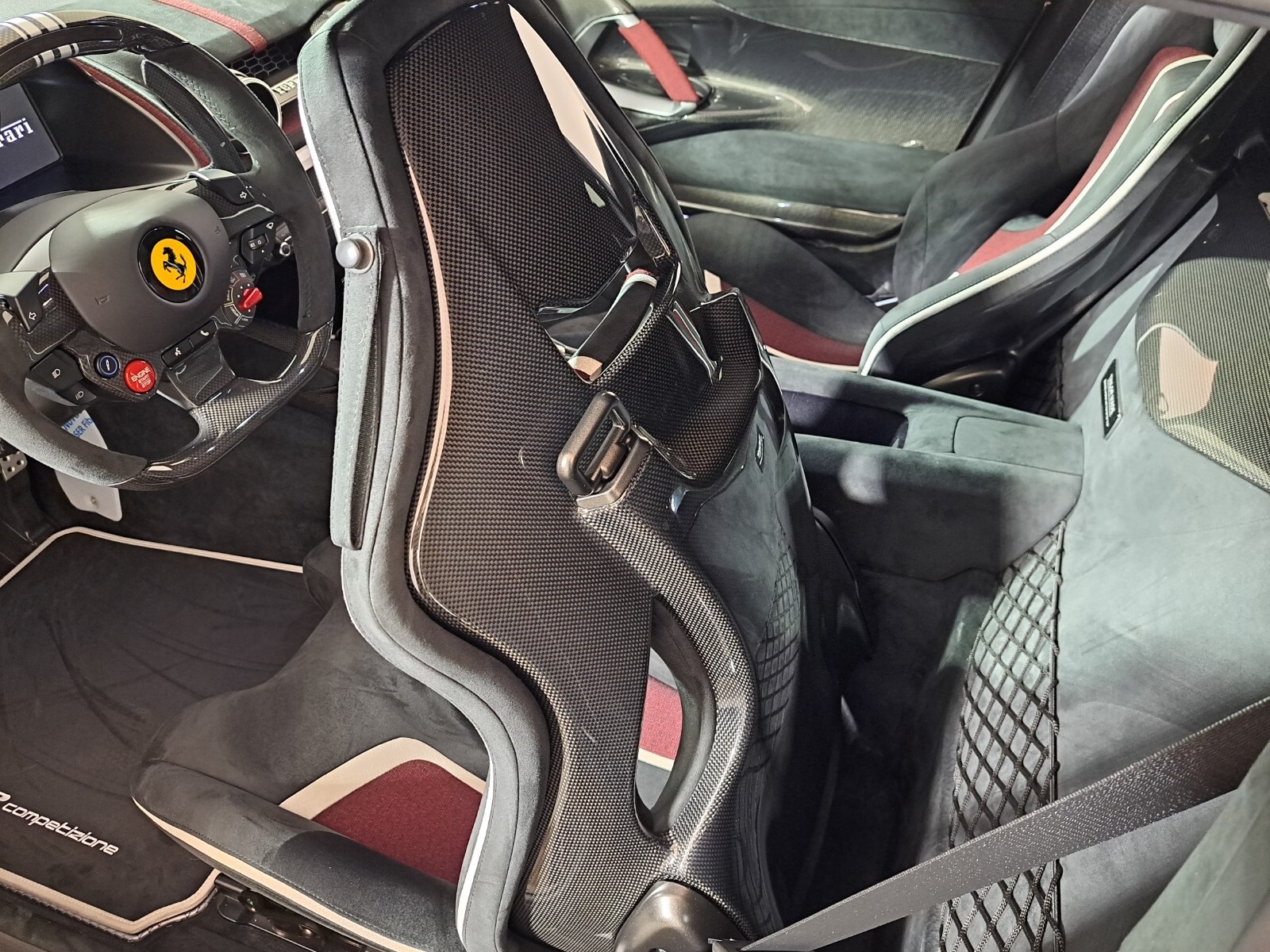 2023 Ferrari 812 Competizione photo 14
