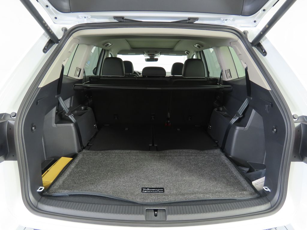 2025 Volkswagen Atlas SEL Premium R-Line photo 28