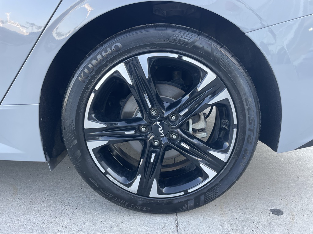 2024 Kia K5 GT-Line photo 21