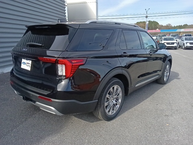 2026 Ford Explorer Platinum photo 3