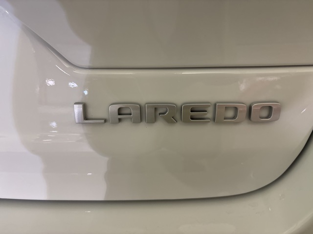 2025 Jeep Grand Cherokee Laredo X photo 3