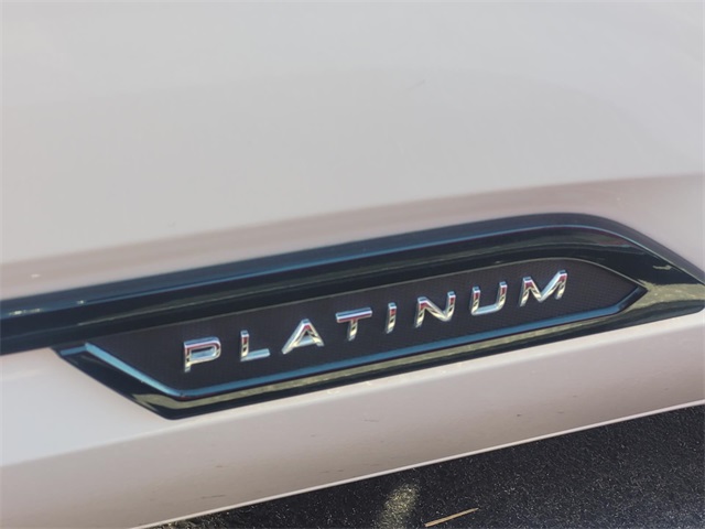 2024 Toyota Sequoia Platinum photo 4