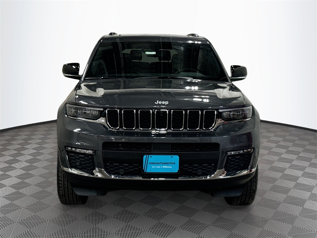 2025 Jeep Grand Cherokee Limited photo 2