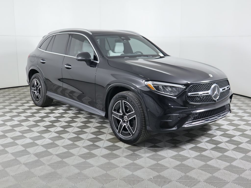 2026 Mercedes Benz GLC 300 photo 2