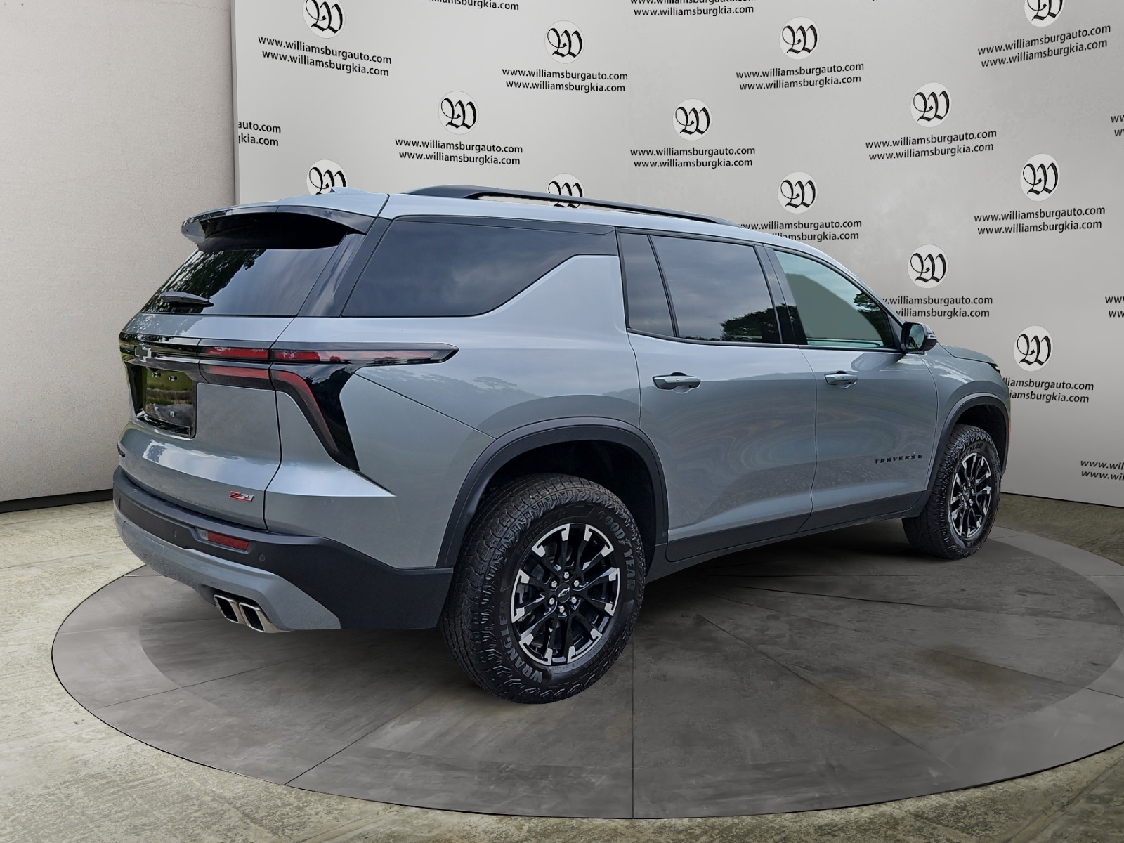 2025 Chevrolet Traverse Z71 photo 4