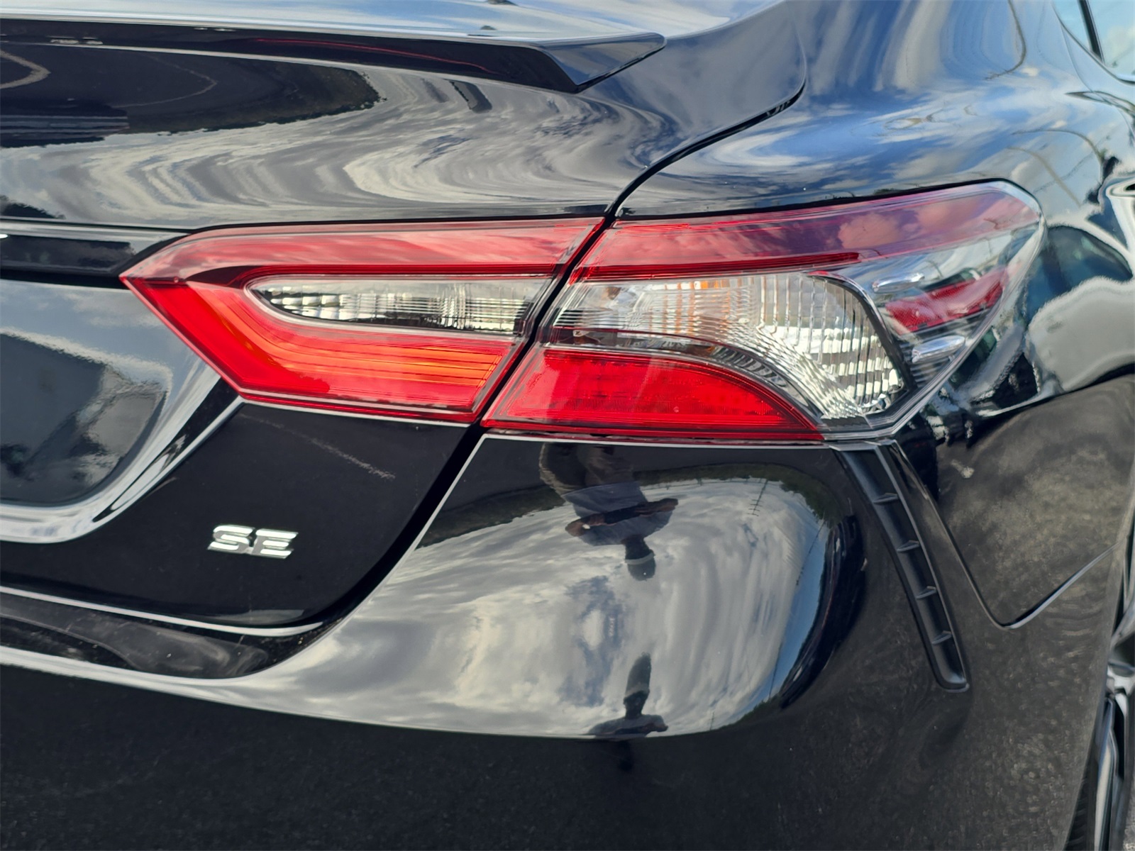 2023 Toyota Camry SE photo 9