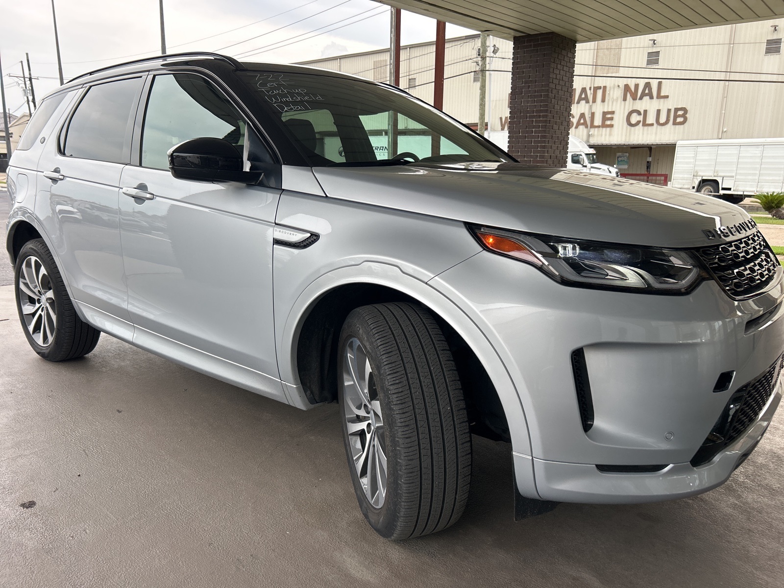 2023 Land Rover Discovery Sport SE R-Dynamic photo 7
