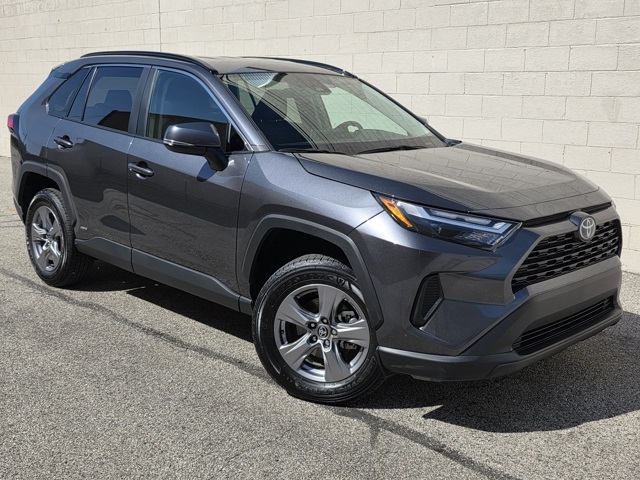2024 Toyota RAV4 Hybrid XLE photo 7
