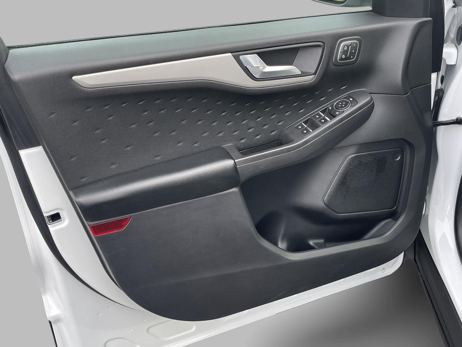 2020 Ford Escape SEL photo 21