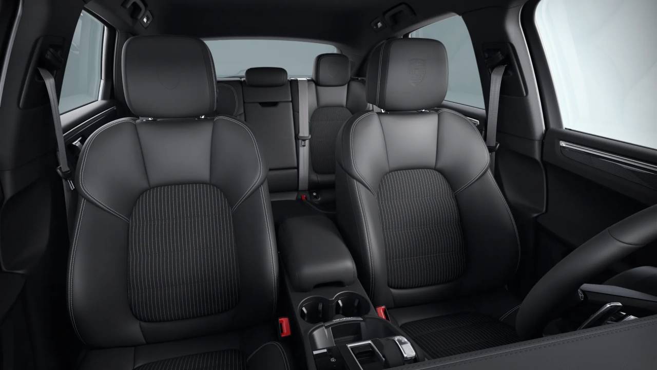 2026 Porsche Macan T photo 11