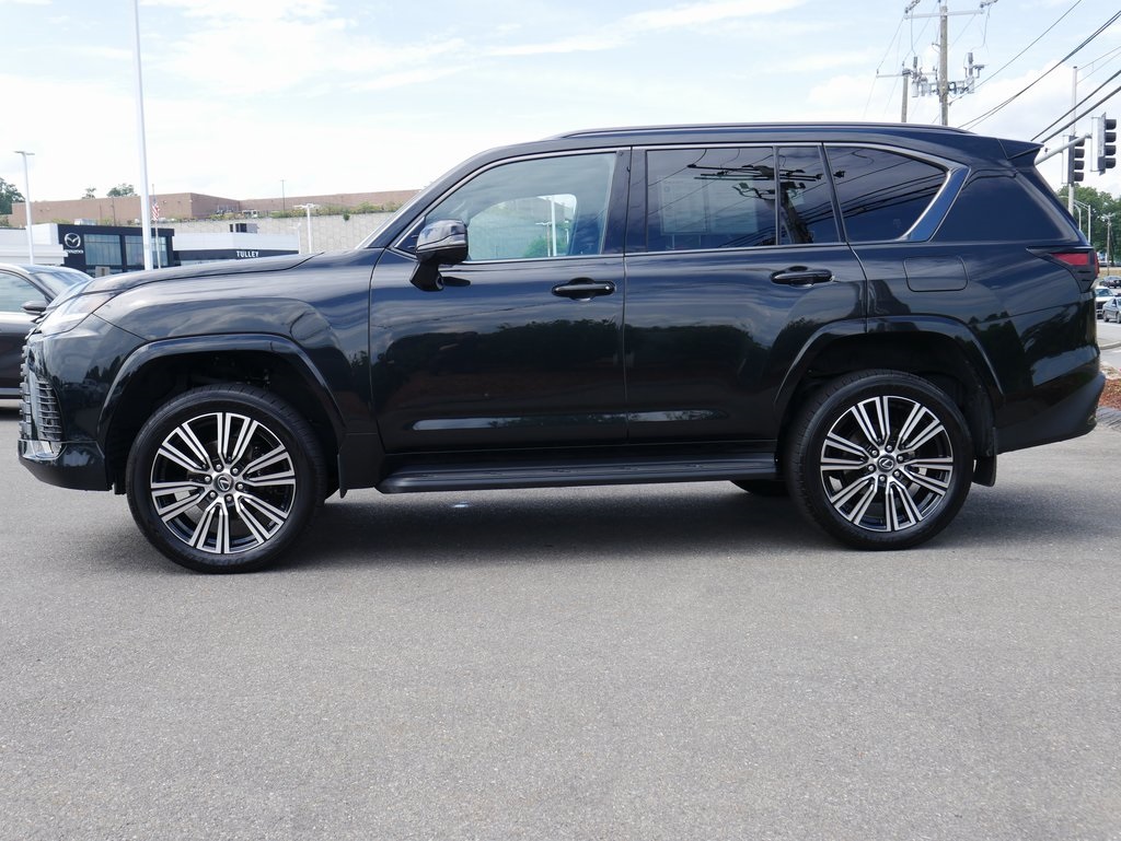 2024 Lexus LX 600 Luxury photo 4