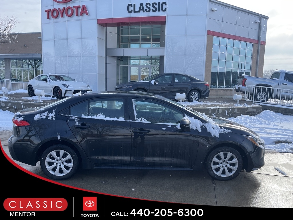 2023 Toyota Corolla LE's photo
