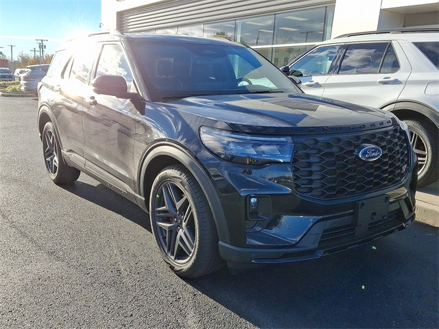 2026 Ford Explorer ST photo 2