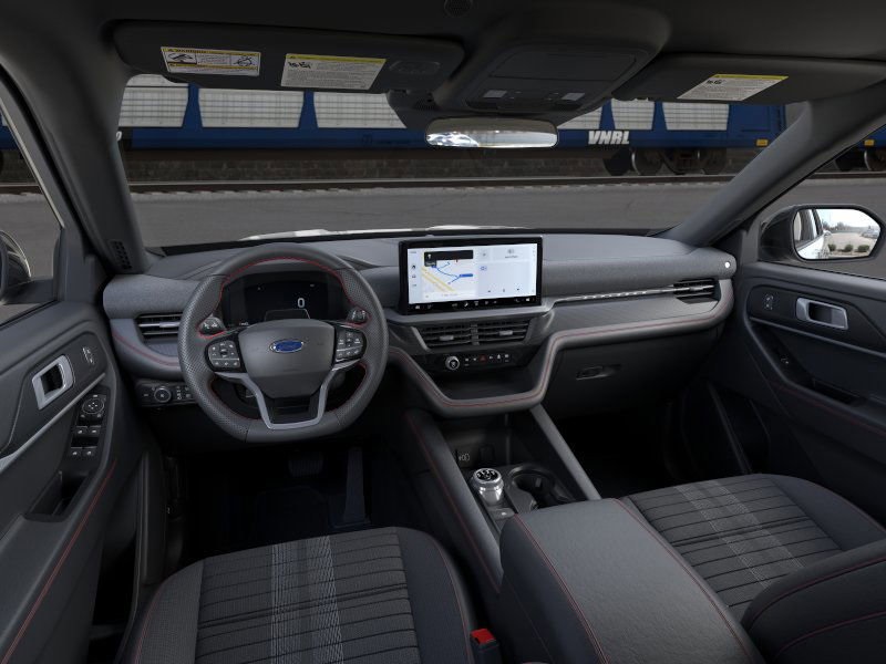 2026 Ford Explorer ST-Line photo 4