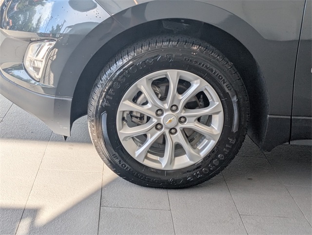 2018 Chevrolet Equinox LT photo 3