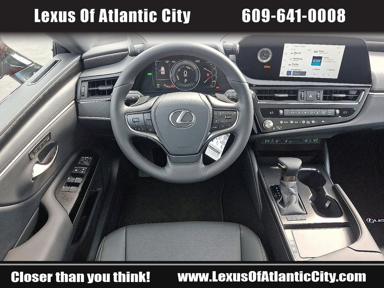 2025 Lexus ES 300h photo 11