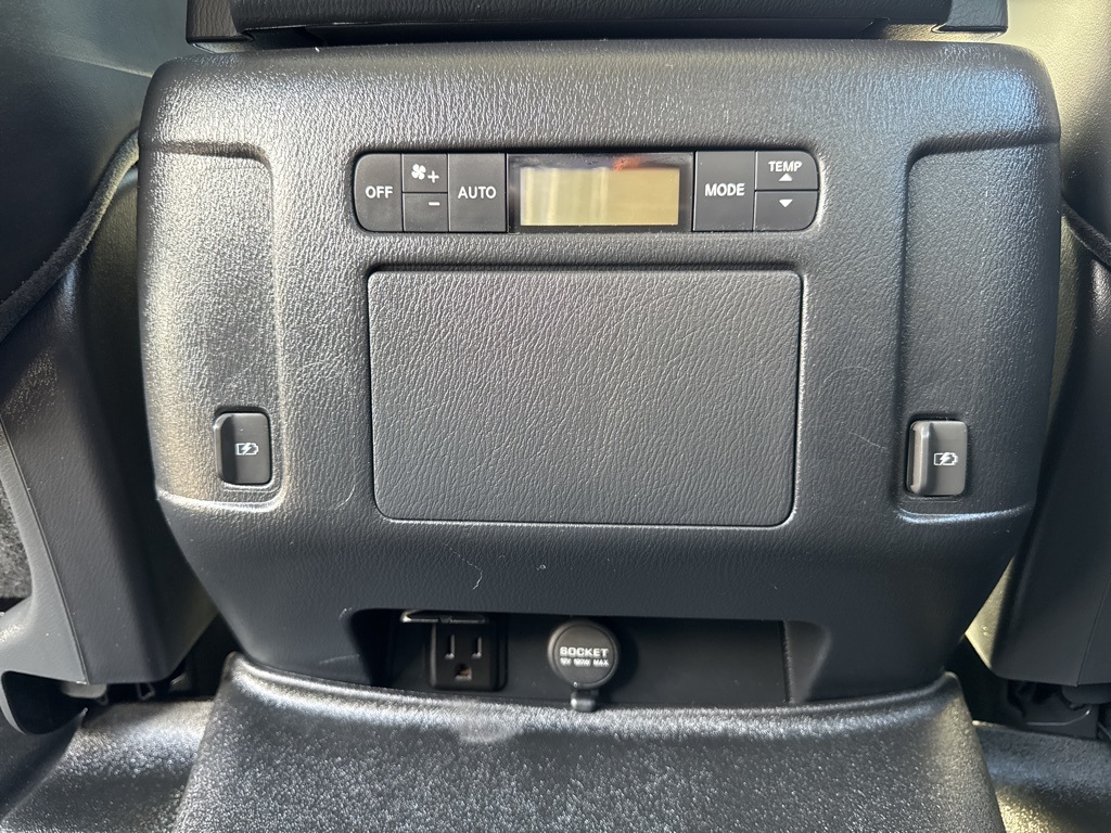 2019 Nissan Armada SL photo 25