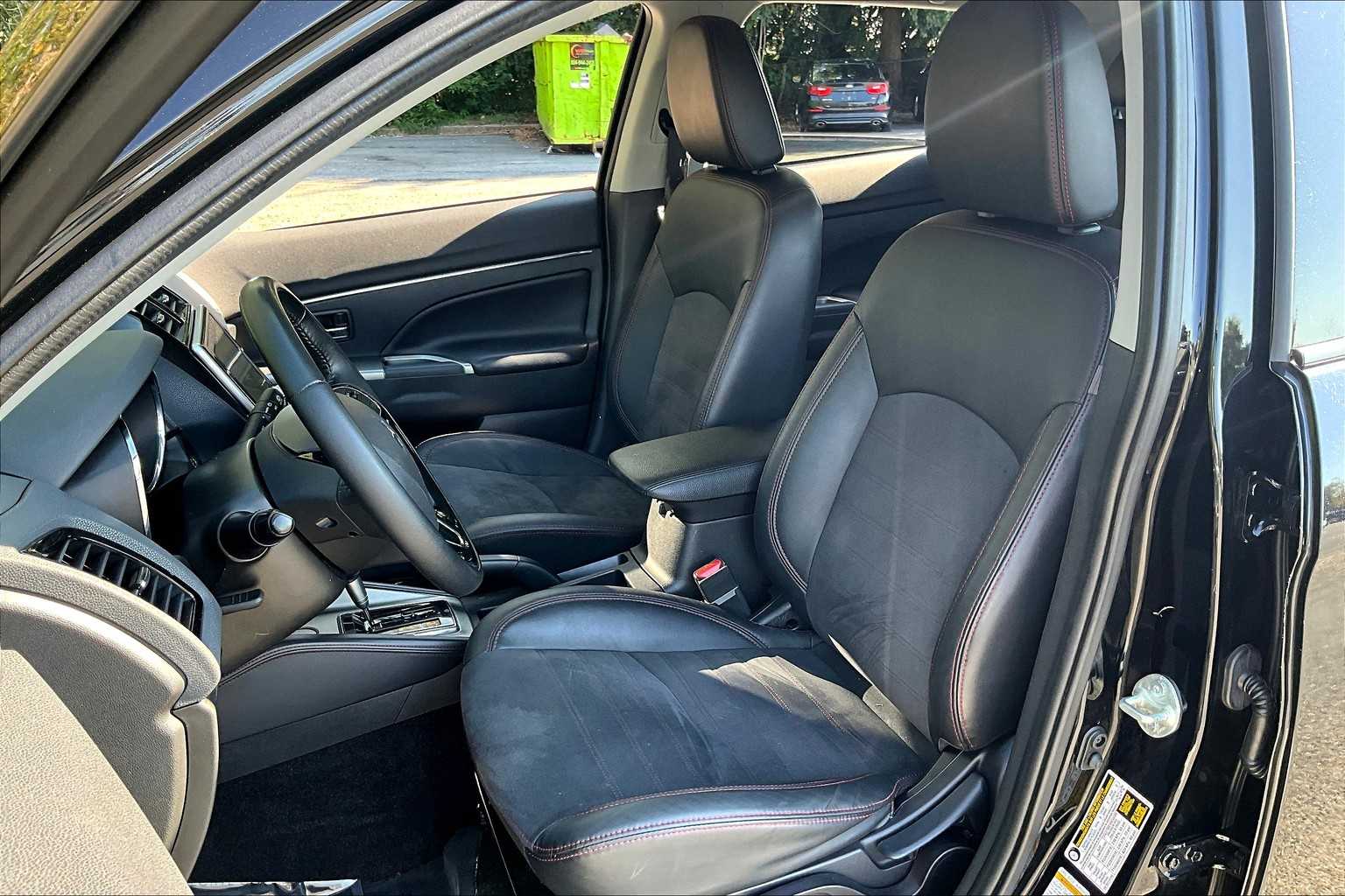 2022 Mitsubishi Outlander Sport SE photo 4