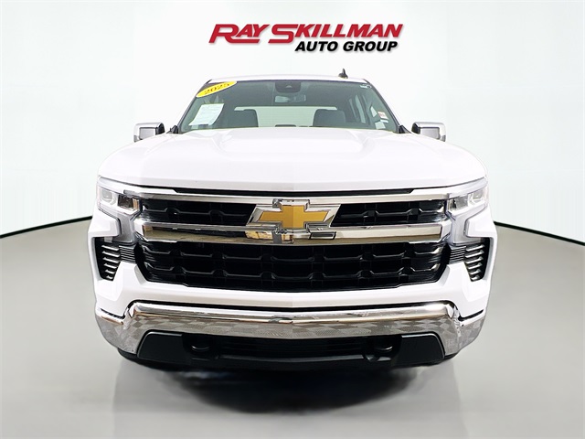 2025 Chevrolet Silverado 1500 LT photo 2