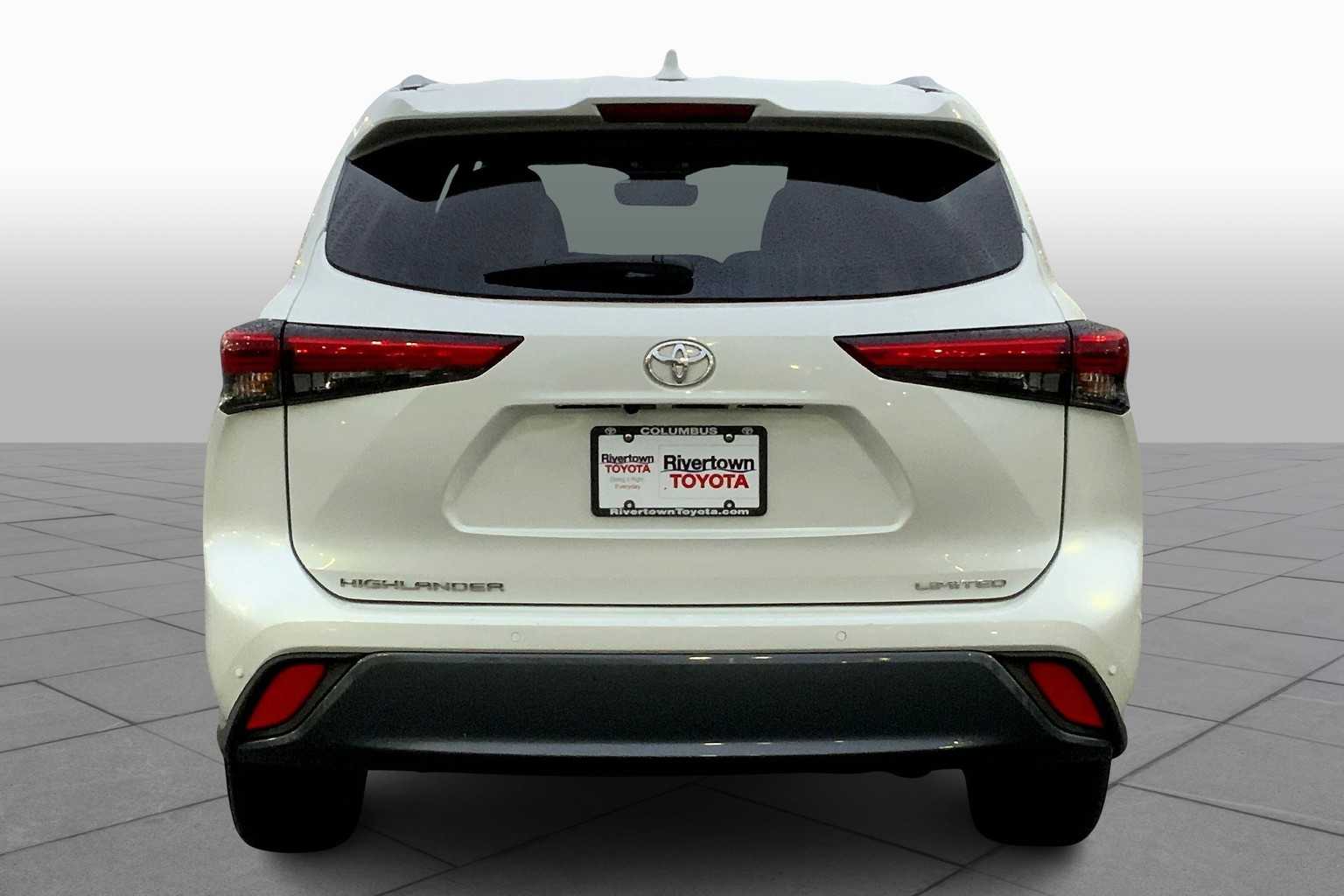 Image of 2023 Toyota Highlander Limited FWD