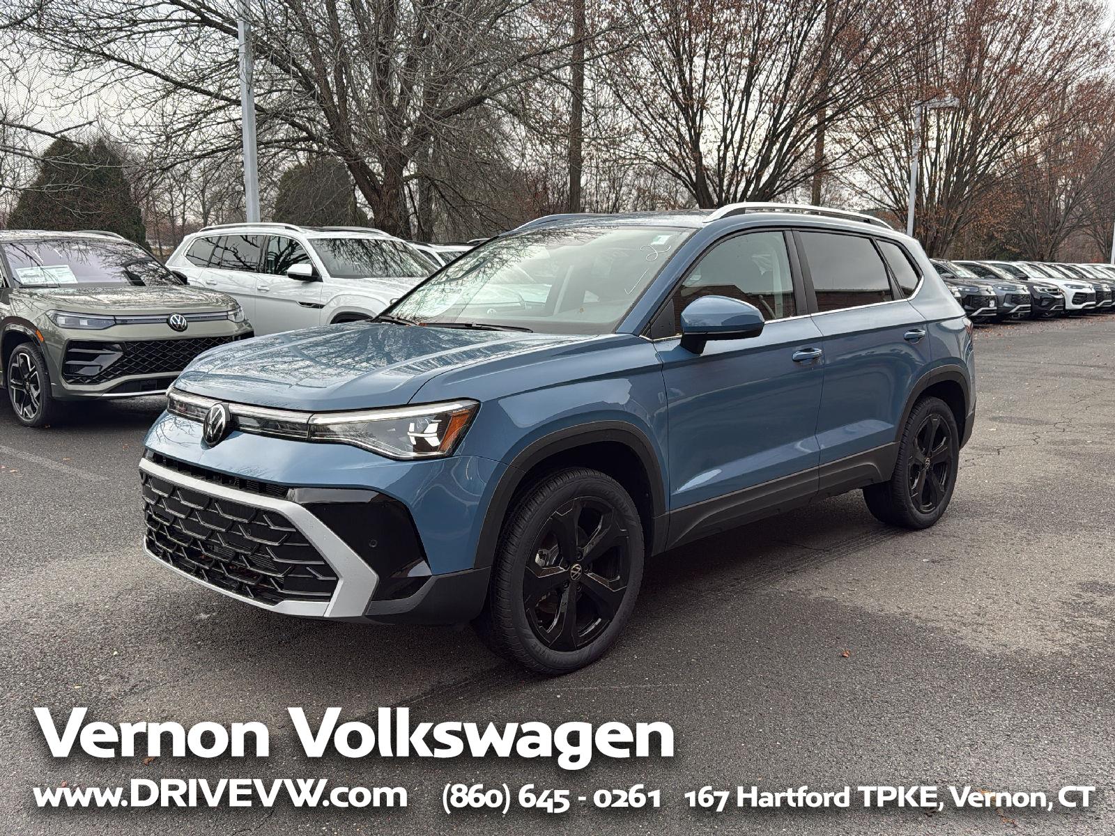 2025 Volkswagen Taos SEL's photo