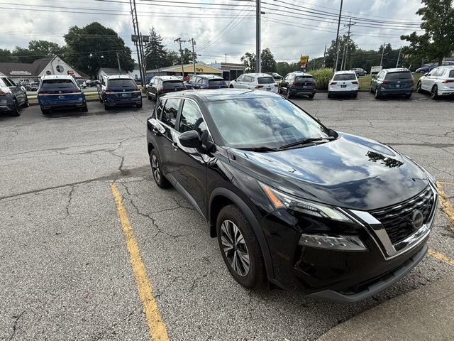 2023 Nissan Rogue SV photo 2