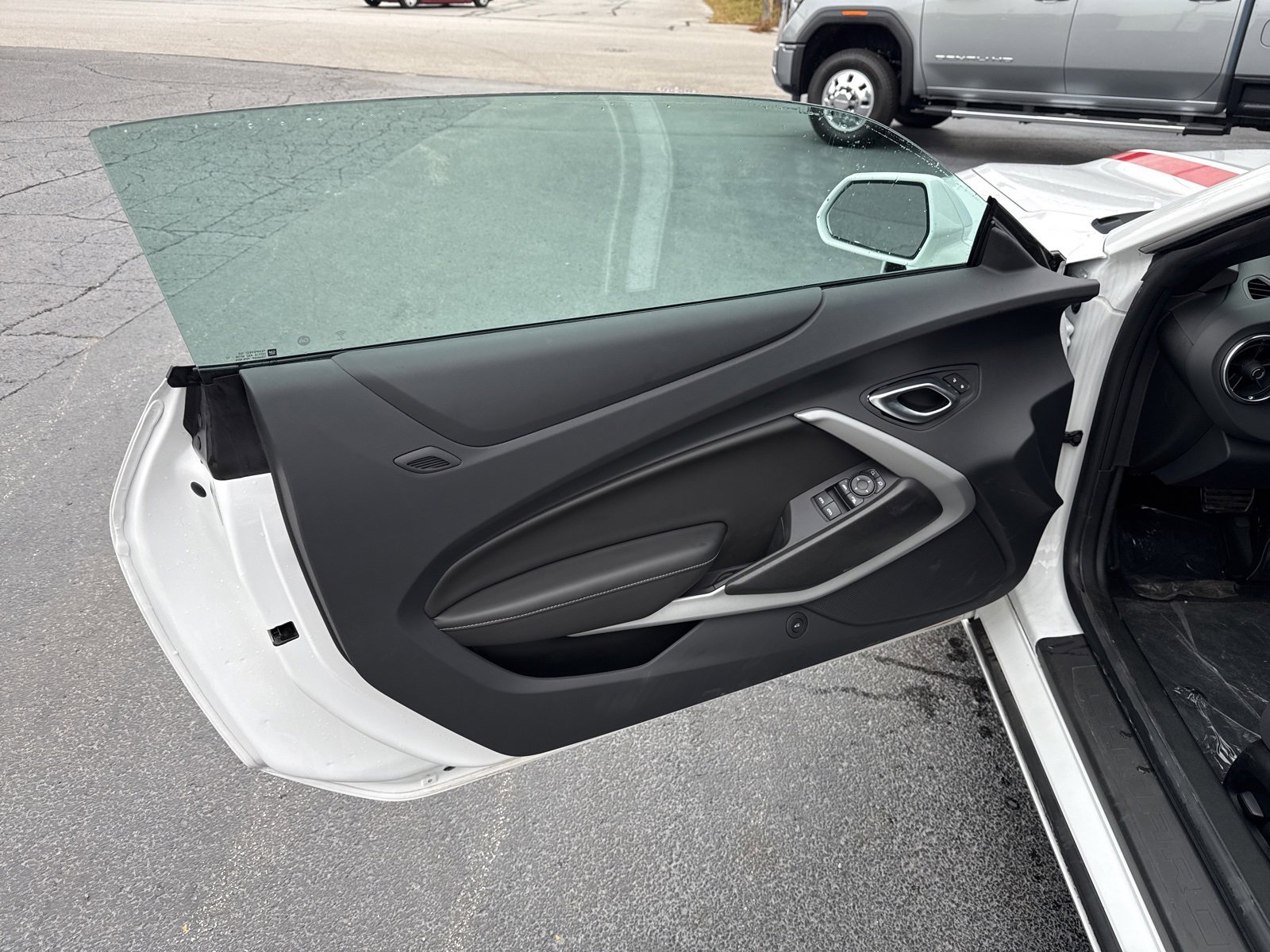 2024 Chevrolet Camaro 1LT photo 15
