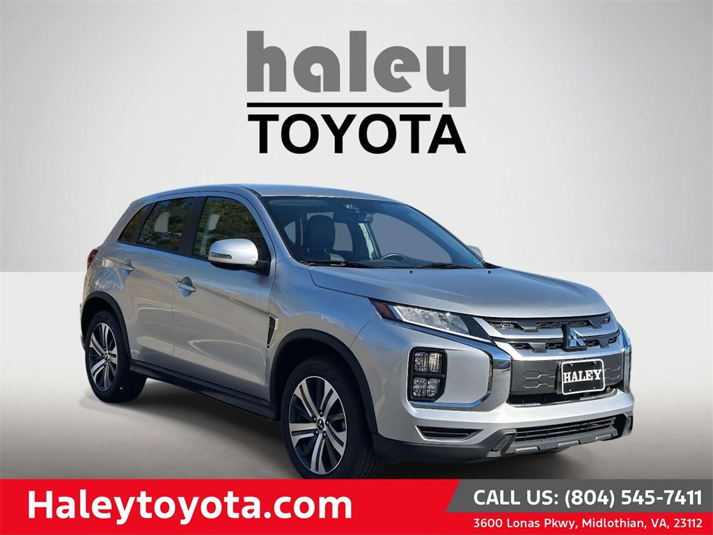 2024 Mitsubishi Outlander Sport SE's photo