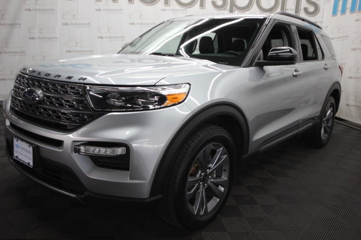 2022 Ford Explorer XLT's photo