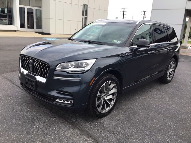 2022 Lincoln Aviator Grand Touring photo 2