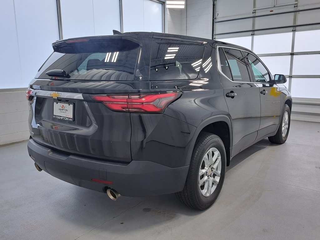 2023 Chevrolet Traverse LS photo 4