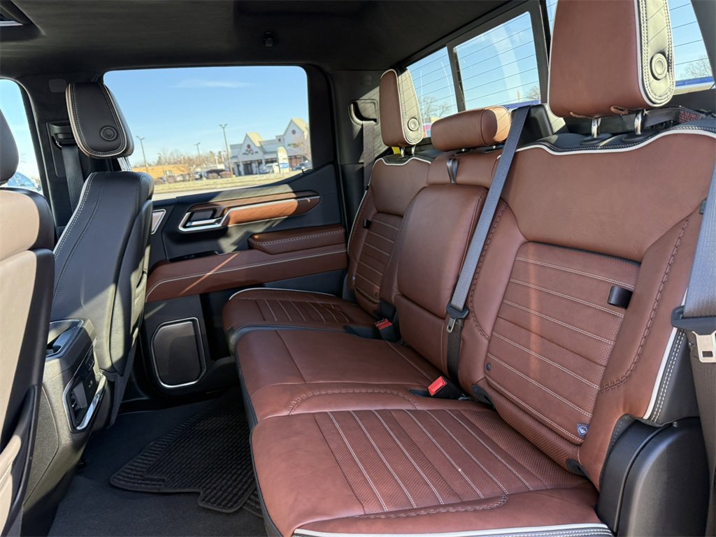 2025 GMC SIERRA - Image 32