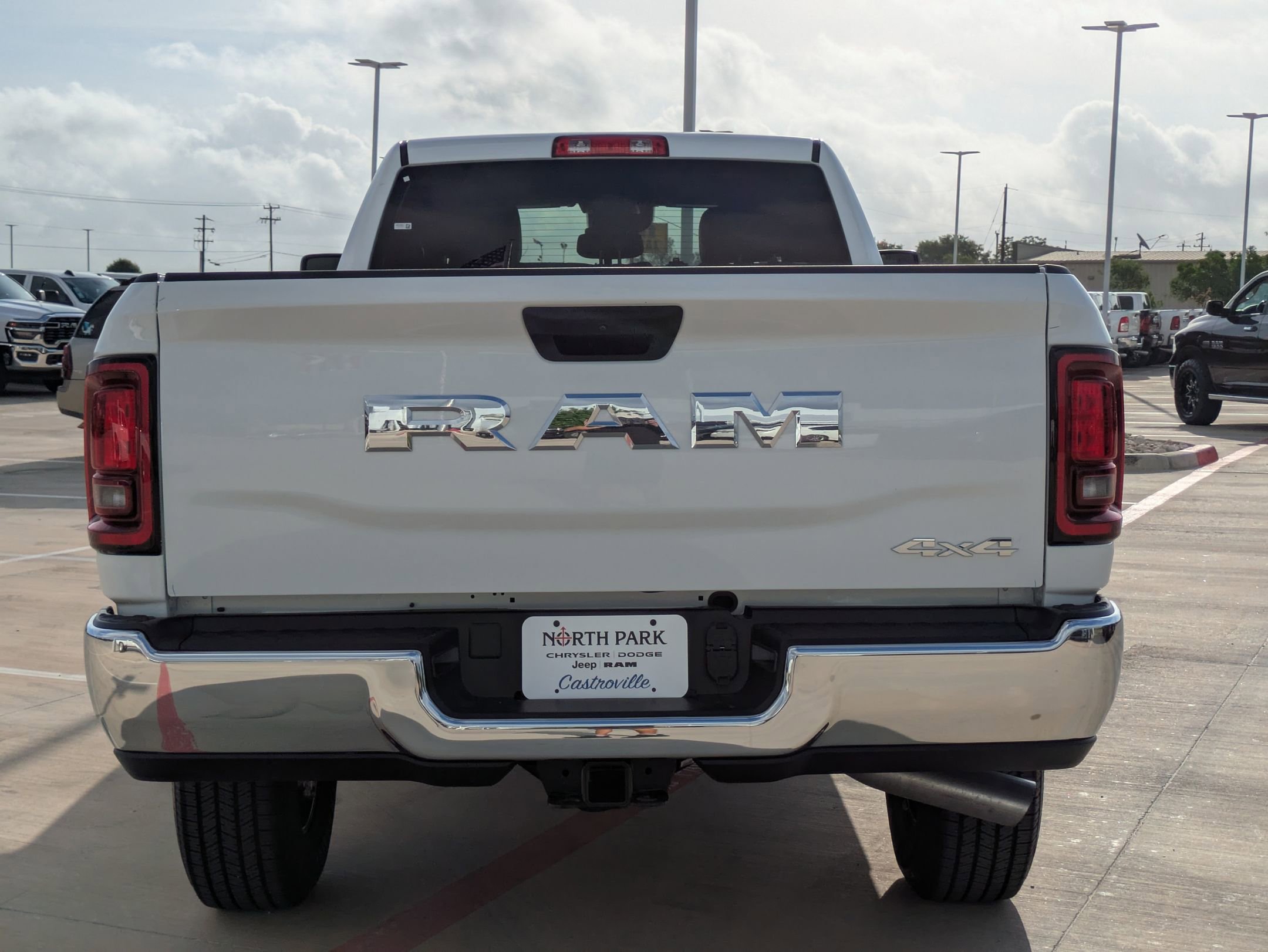 2025 Ram 2500 Tradesman photo 4