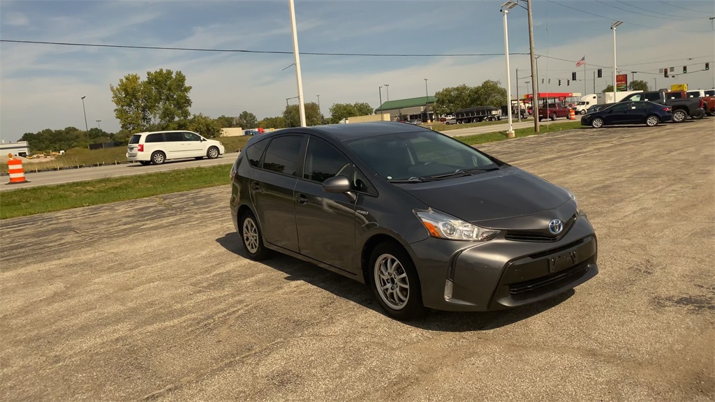 2017 Toyota Prius V Four photo 2