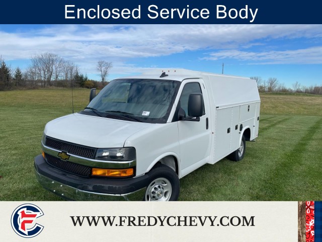 2025 Chevrolet Express Cutaway Base's photo