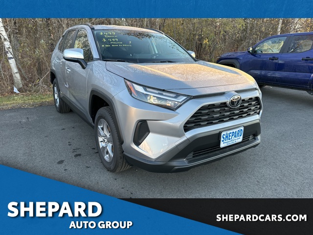 2025 Toyota RAV4 LE's photo