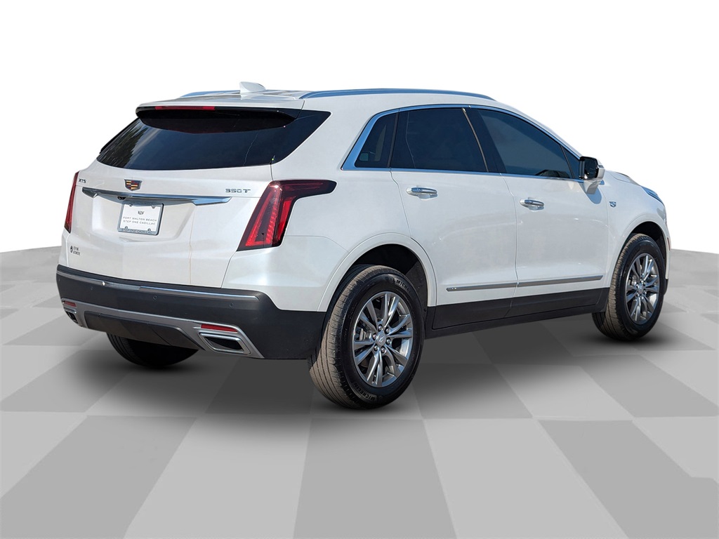 2022 Cadillac XT5 Premium Luxury photo 2