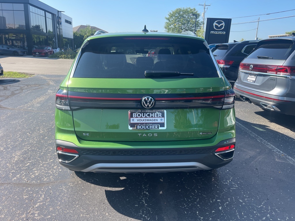 2025 Volkswagen Taos SE photo 4