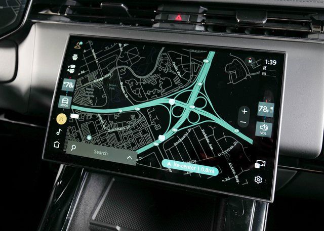 2025 Land Rover Range Rover Sport SE photo 15