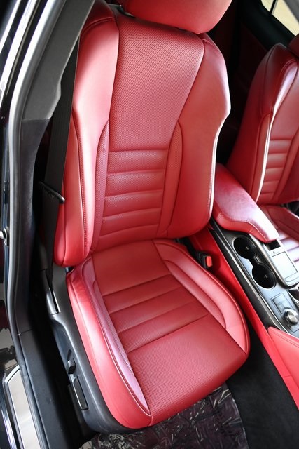 2022 Lexus IS 350 F SPORT photo 16