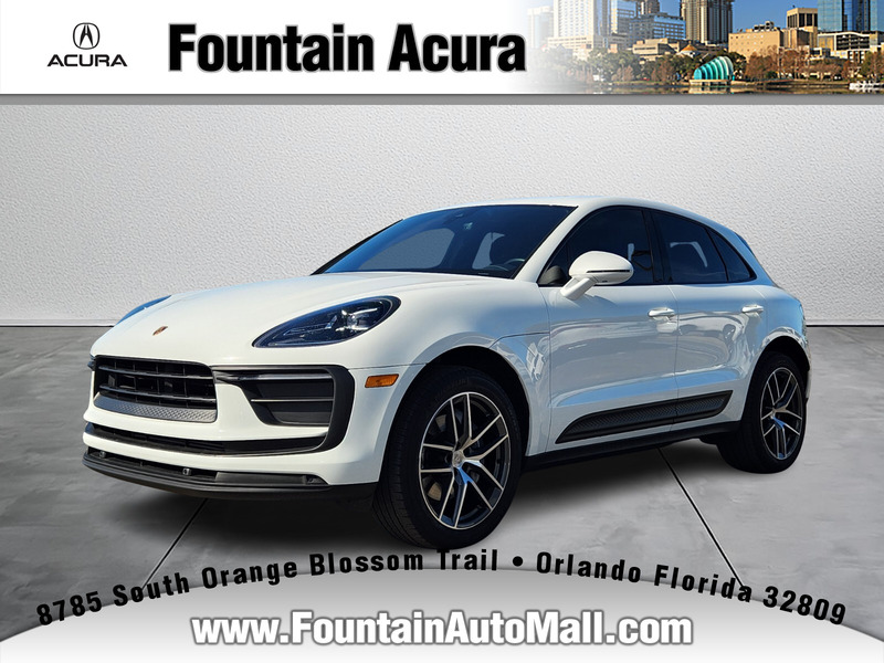 2022 Porsche Macan Base's photo